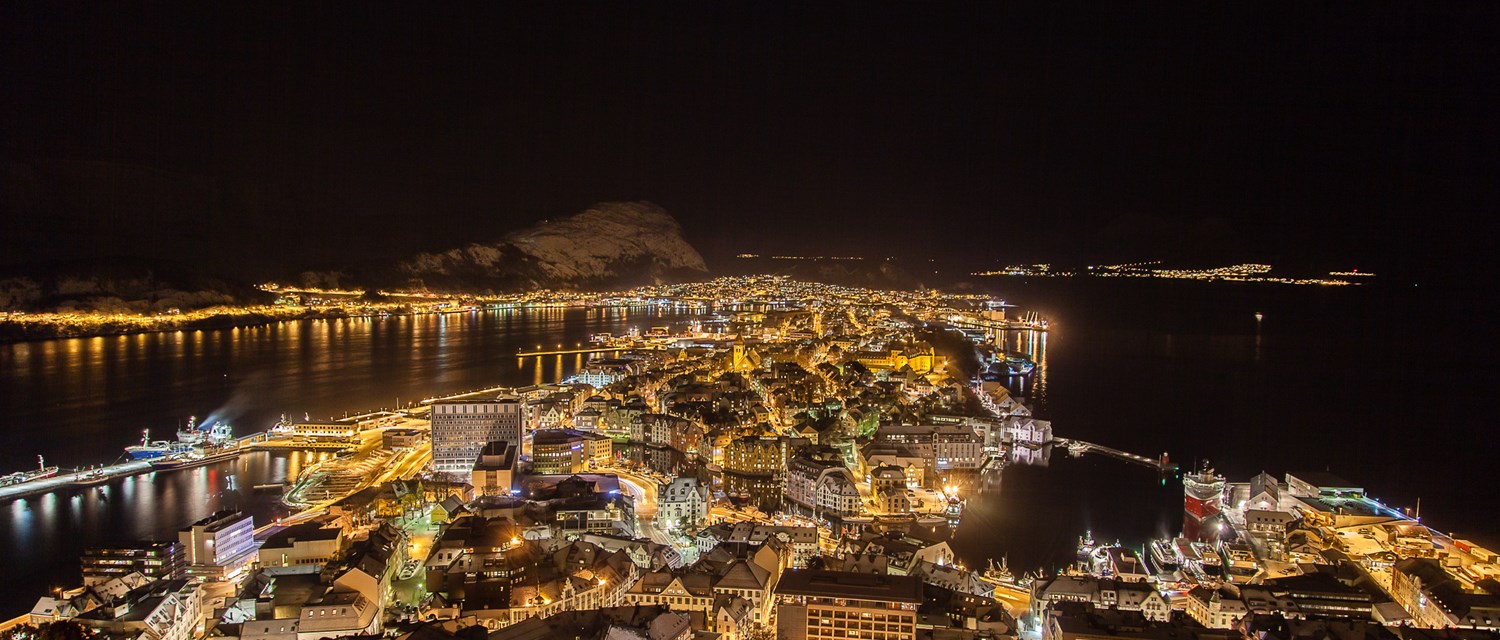 Aalesund-by-night-0134.jpg (1)